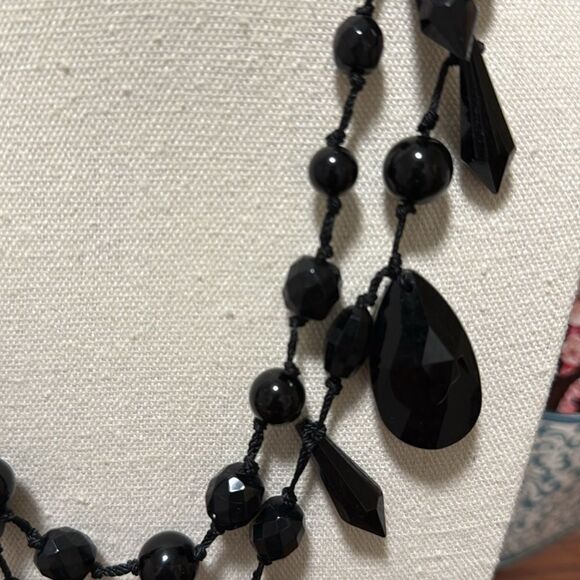 Joan Rivers Signed Vintage Black Lucite Hand Knotted Faceted Bead Necklace. - Picture 4 of 9